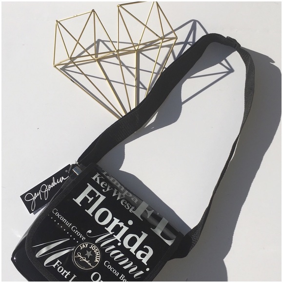 Fun Fashionable Messenger Bag NWT - Picture 5 of 6